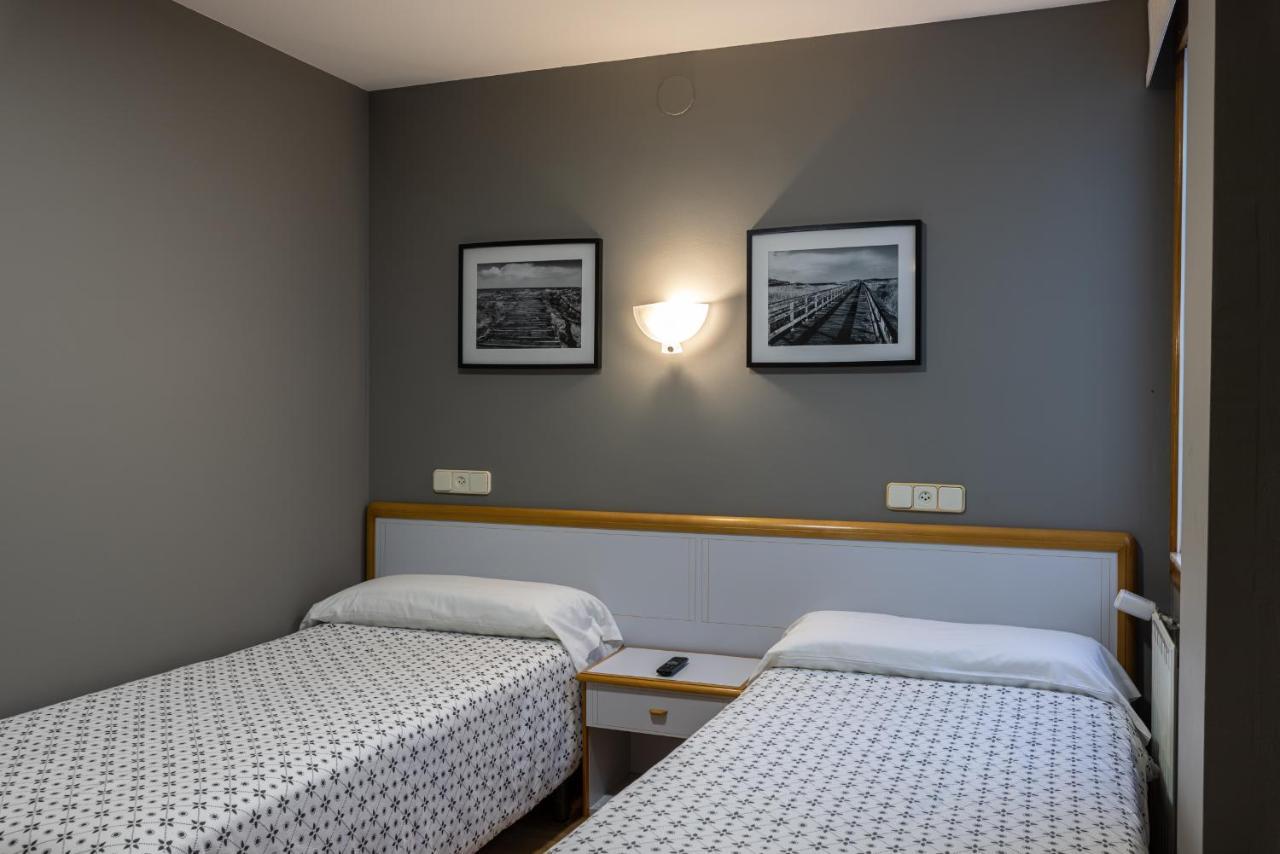 Hotel Europa Arteixo Bagian luar foto