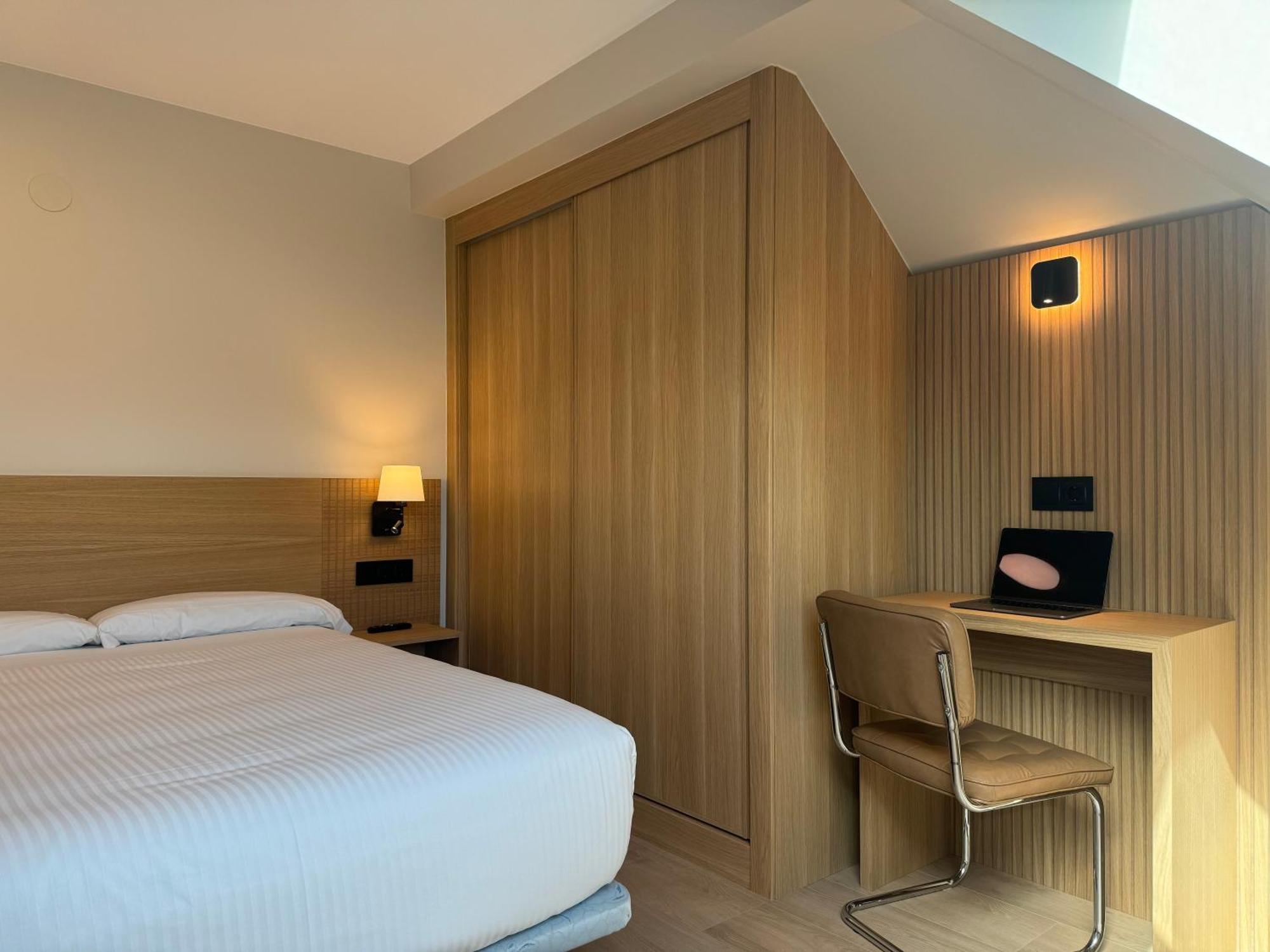 Hotel Europa Arteixo Bagian luar foto