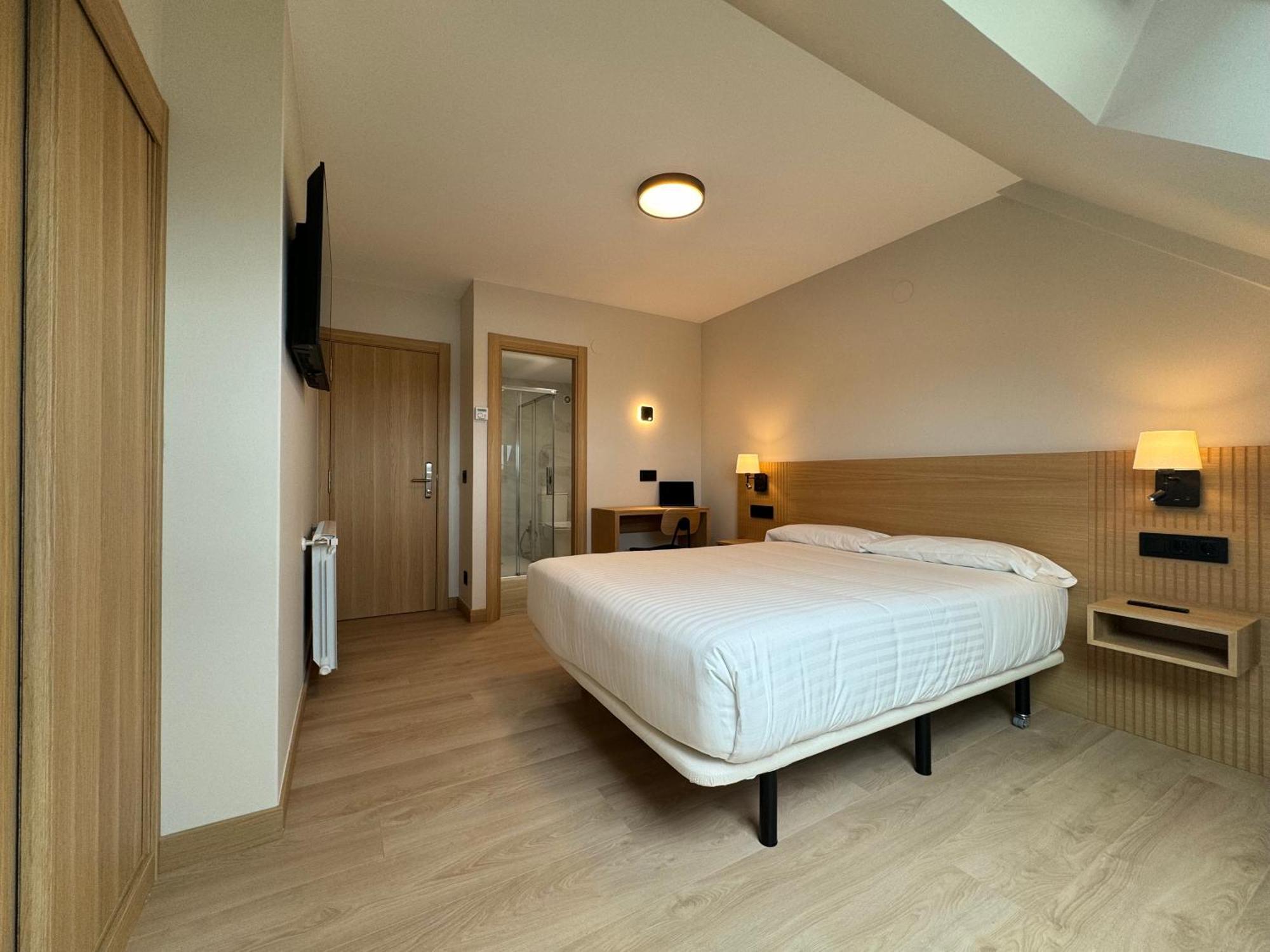 Hotel Europa Arteixo Bagian luar foto